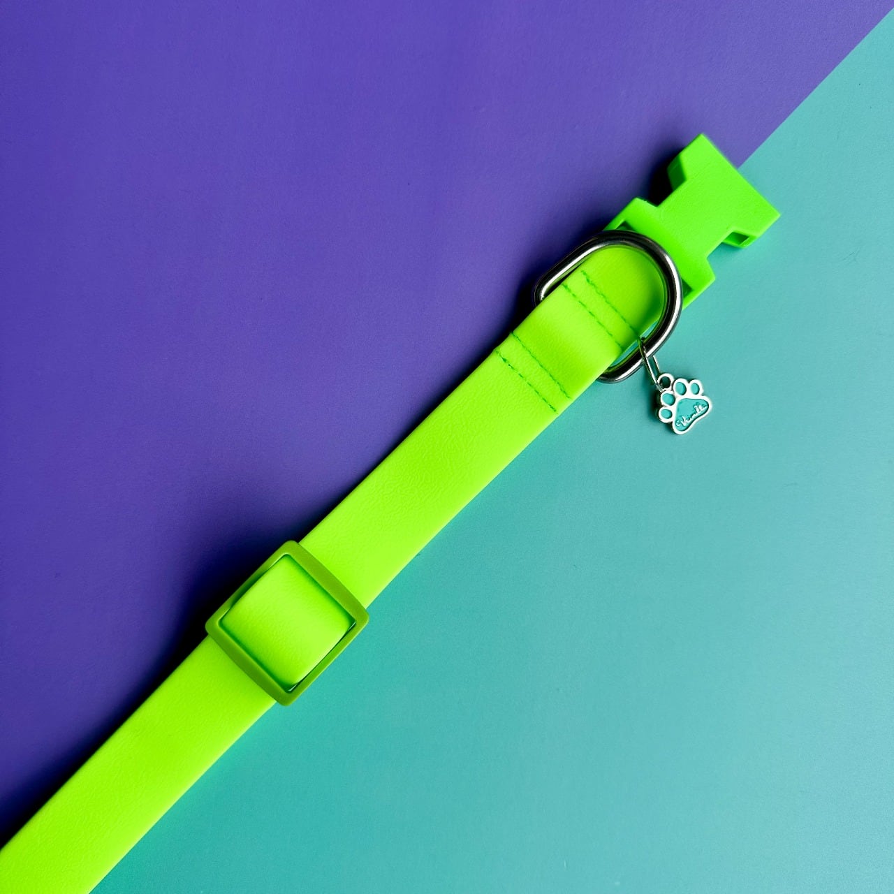 Collar para perros en goma impermeable verde neón