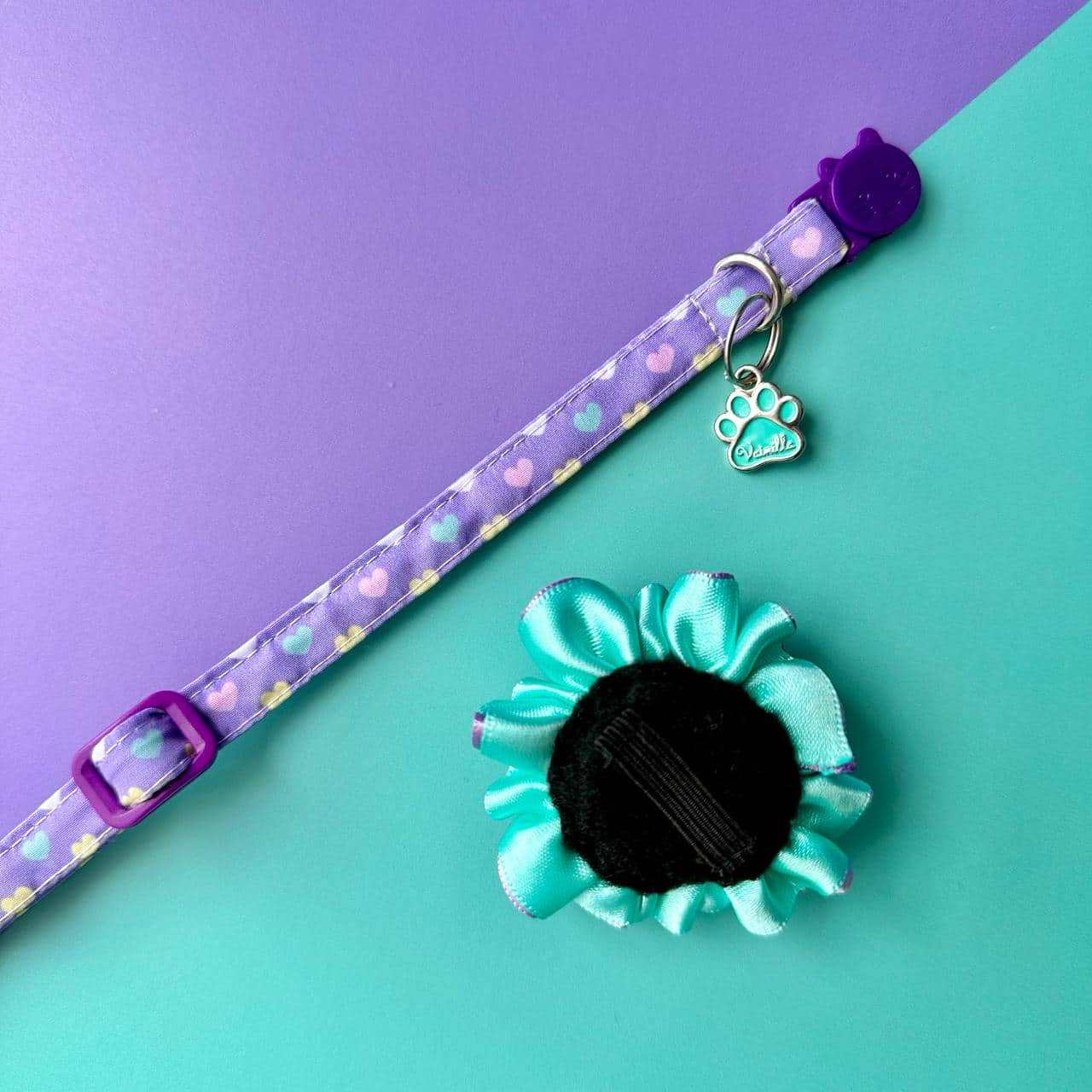 Collar para gatos con flor bicolor aguamarina y lila - Corazones