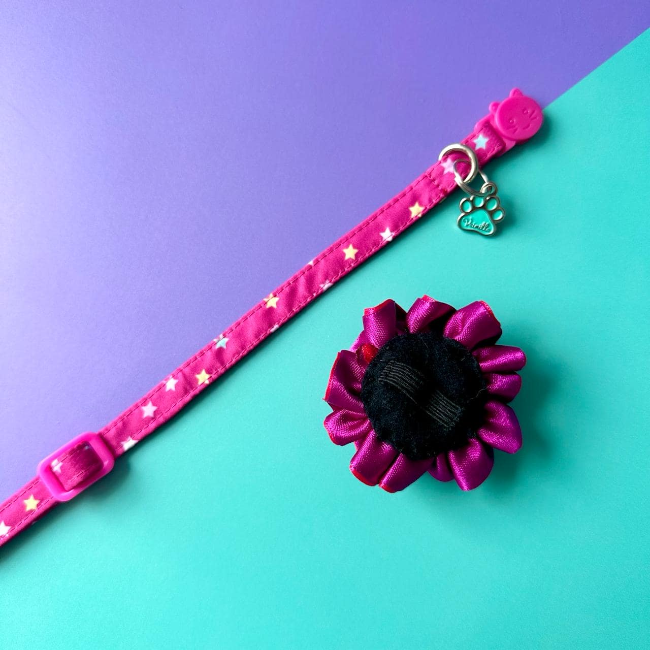 Collar para gatos con flor bicolor fucsia y morado - Estrellas