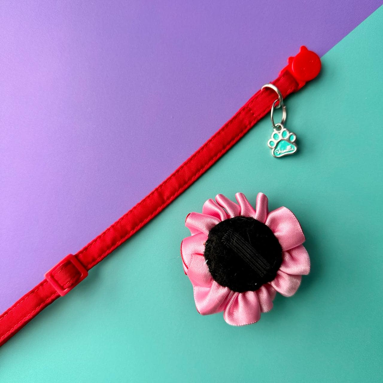 Collar para gatos con flor bicolor rojo y rosado