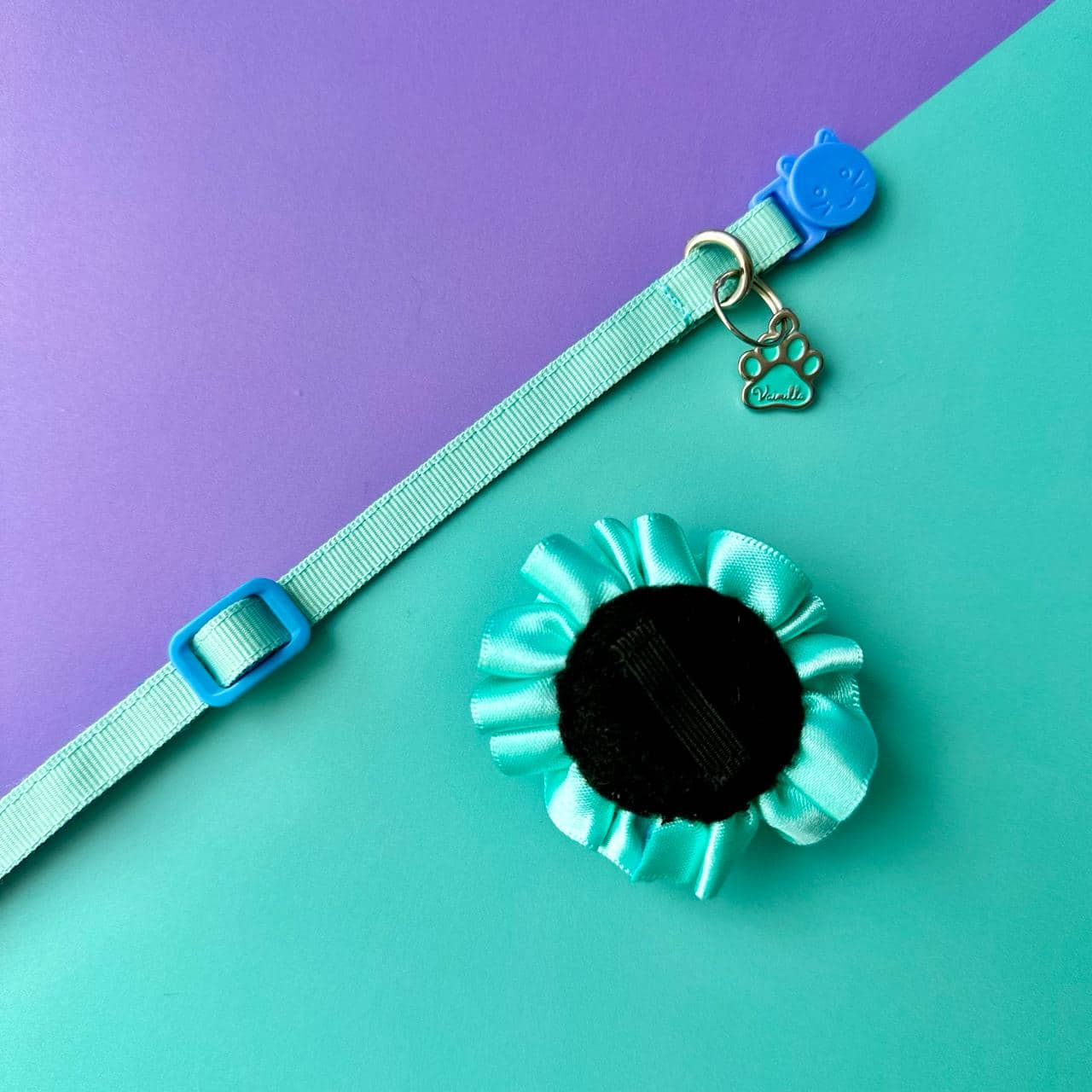 Collar para gatos con flor bicolor turquesa y aguamarina