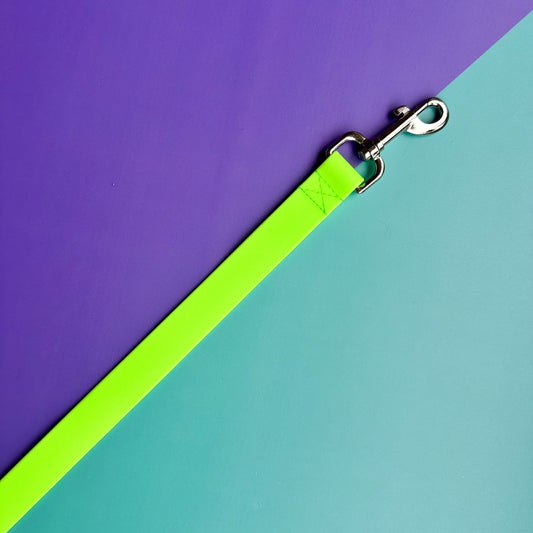 Correa para perros en goma impermeable verde neón