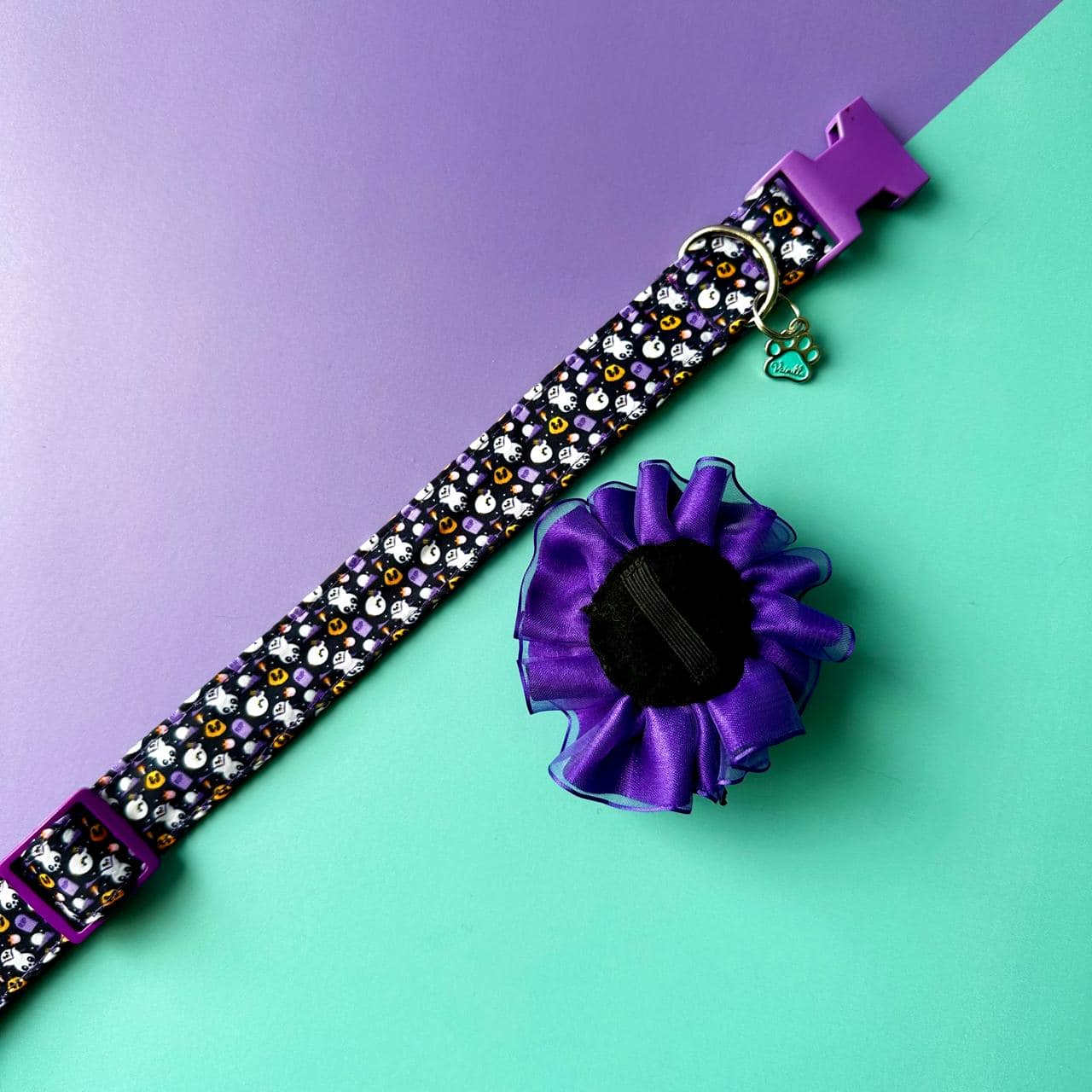 Collar para perros fantasmas con flor tul morada