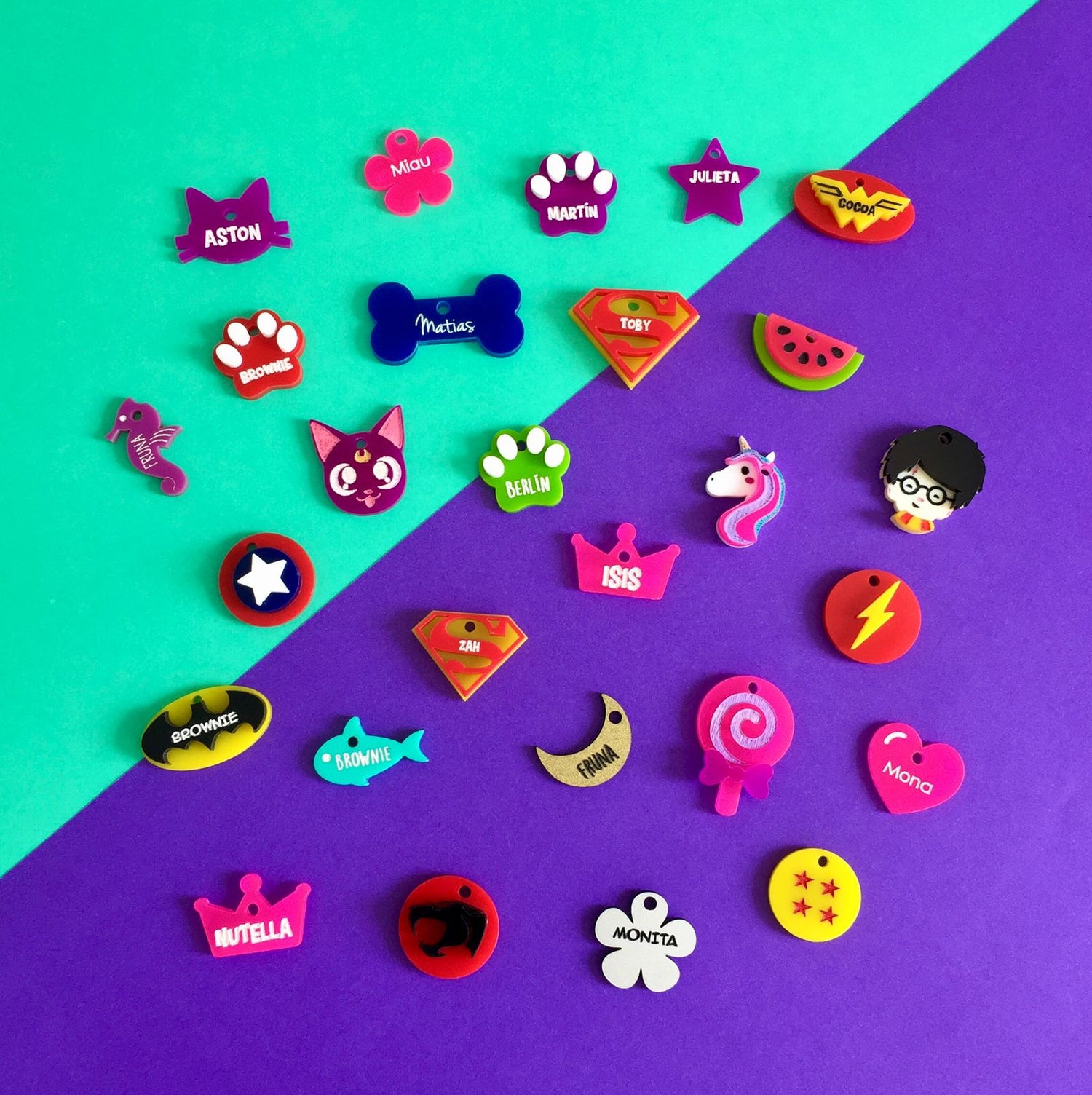 Accesorios personalizados y placas de identificación para perros y gatos