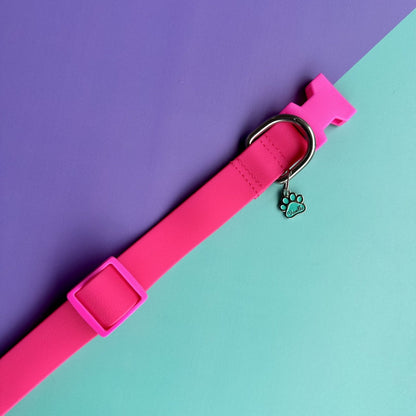 Collar para perros en goma impermeable fucsia con flor tul fucsia oscuro