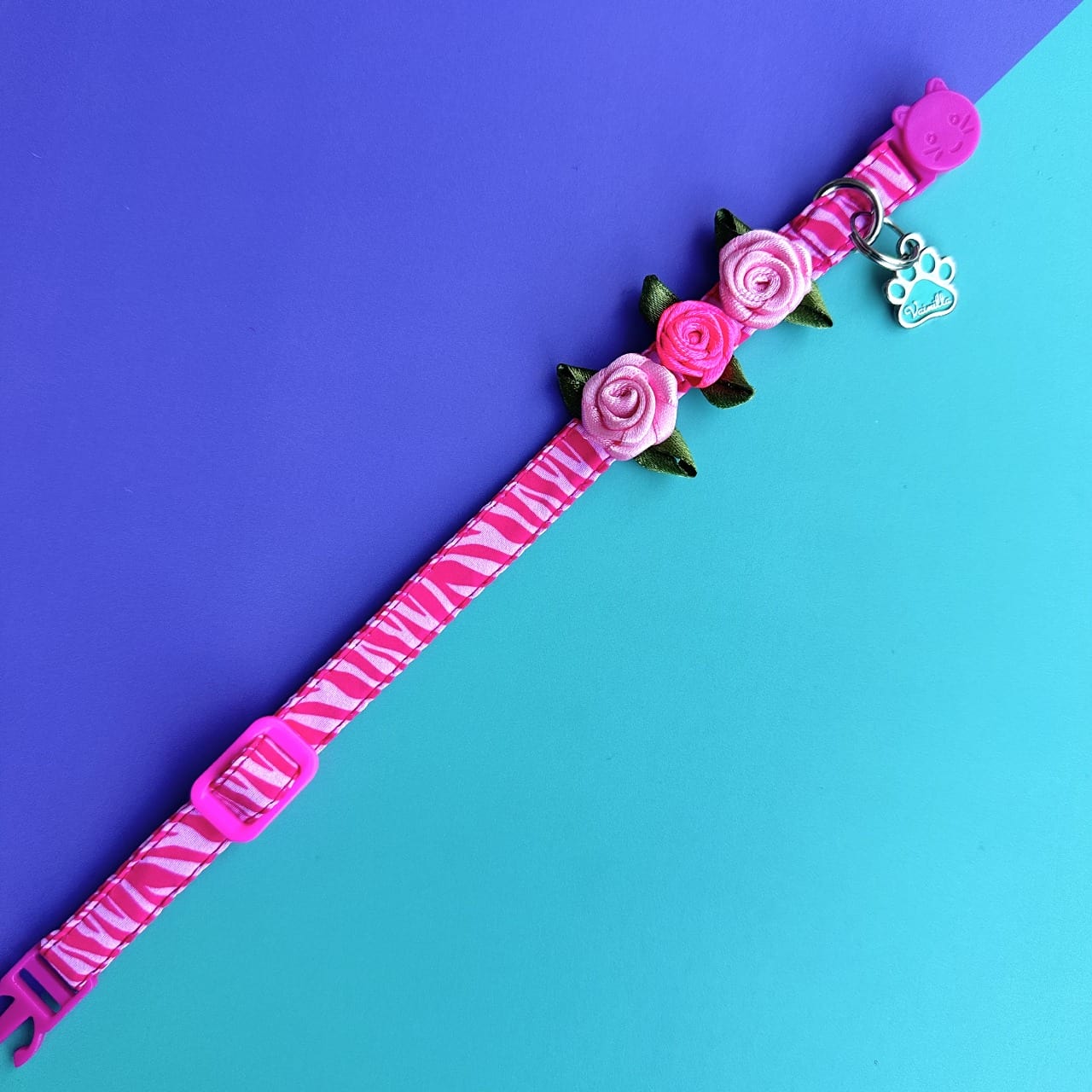 Collar para gatos con rosas Cebra fucsia 4