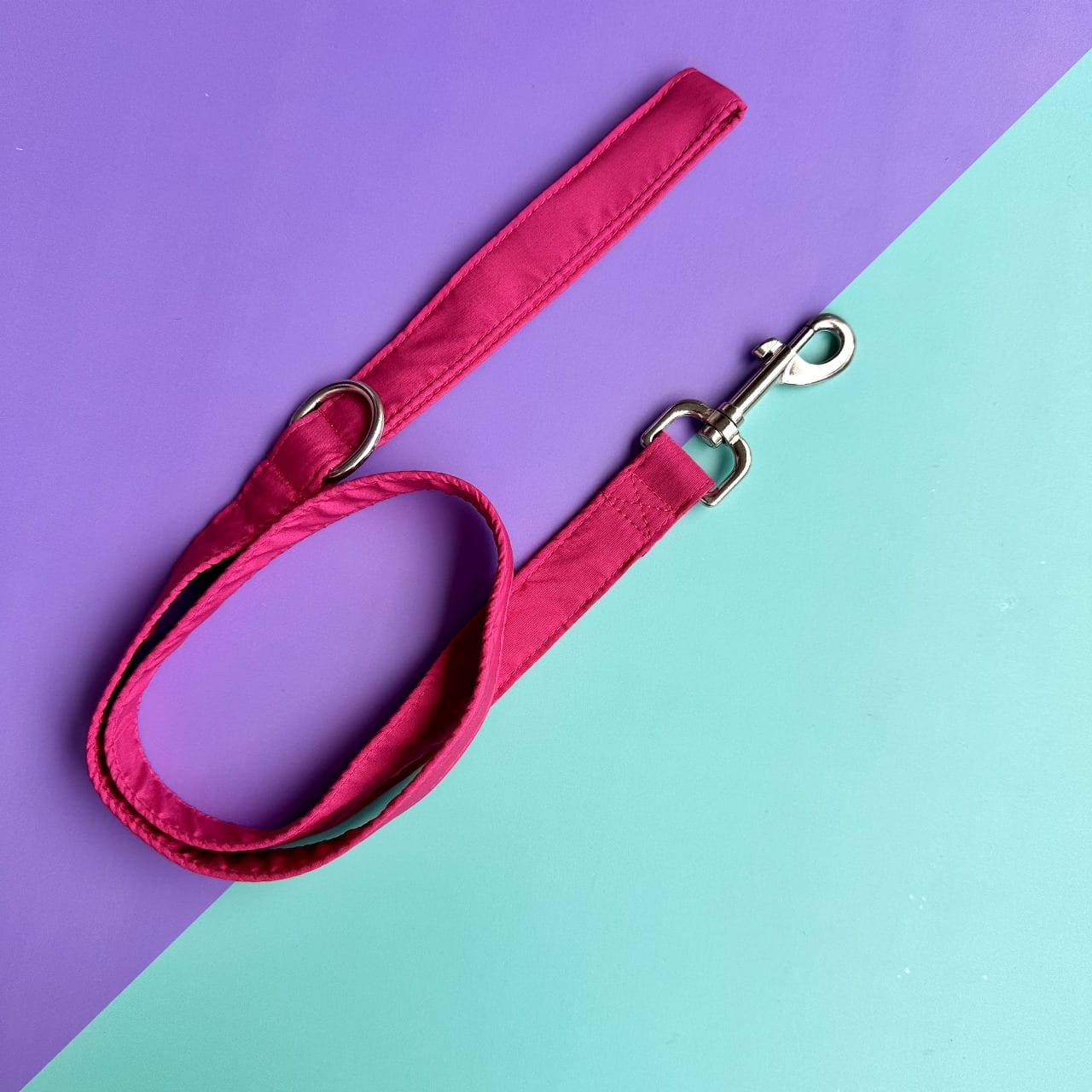 Pechera para perros con correa fucsia