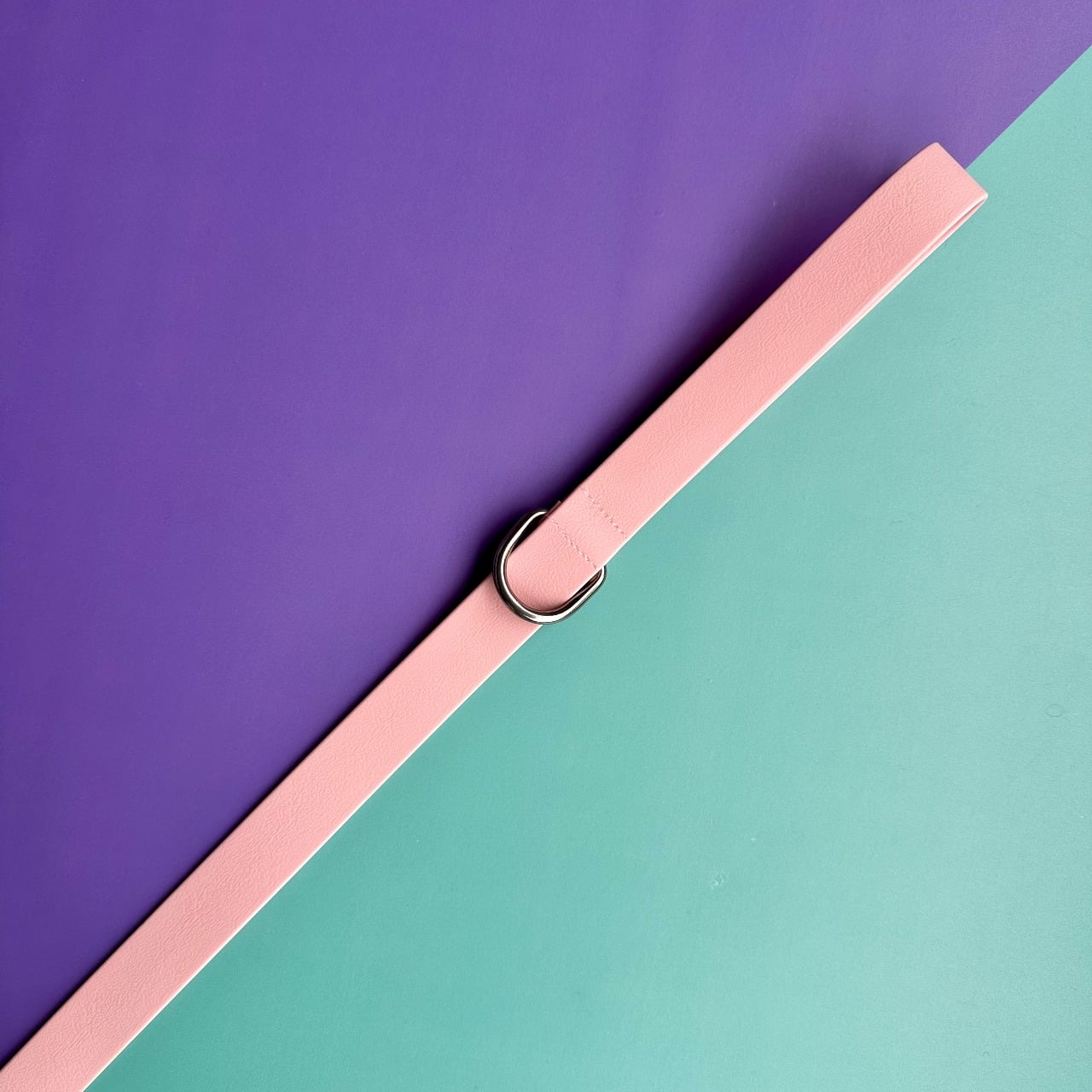 Correa para perros en goma impermeable rosada