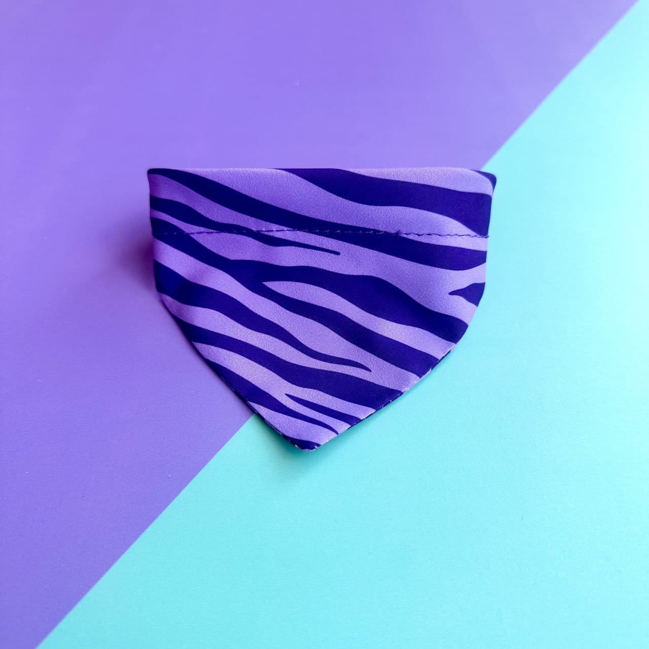 Pañoleta para gatos Cebra lila