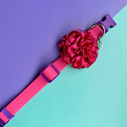 Collar para perros en goma impermeable fucsia y morado con flor tul fucsia oscuro