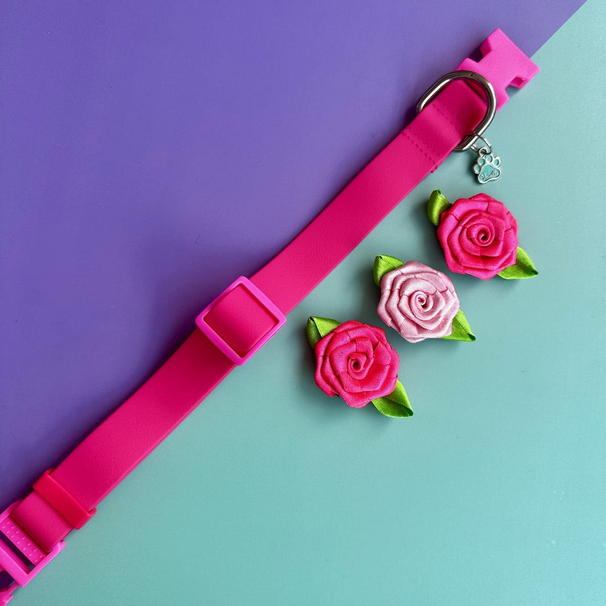 Collar para perros en goma impermeable con rosas fucsia  y rosado