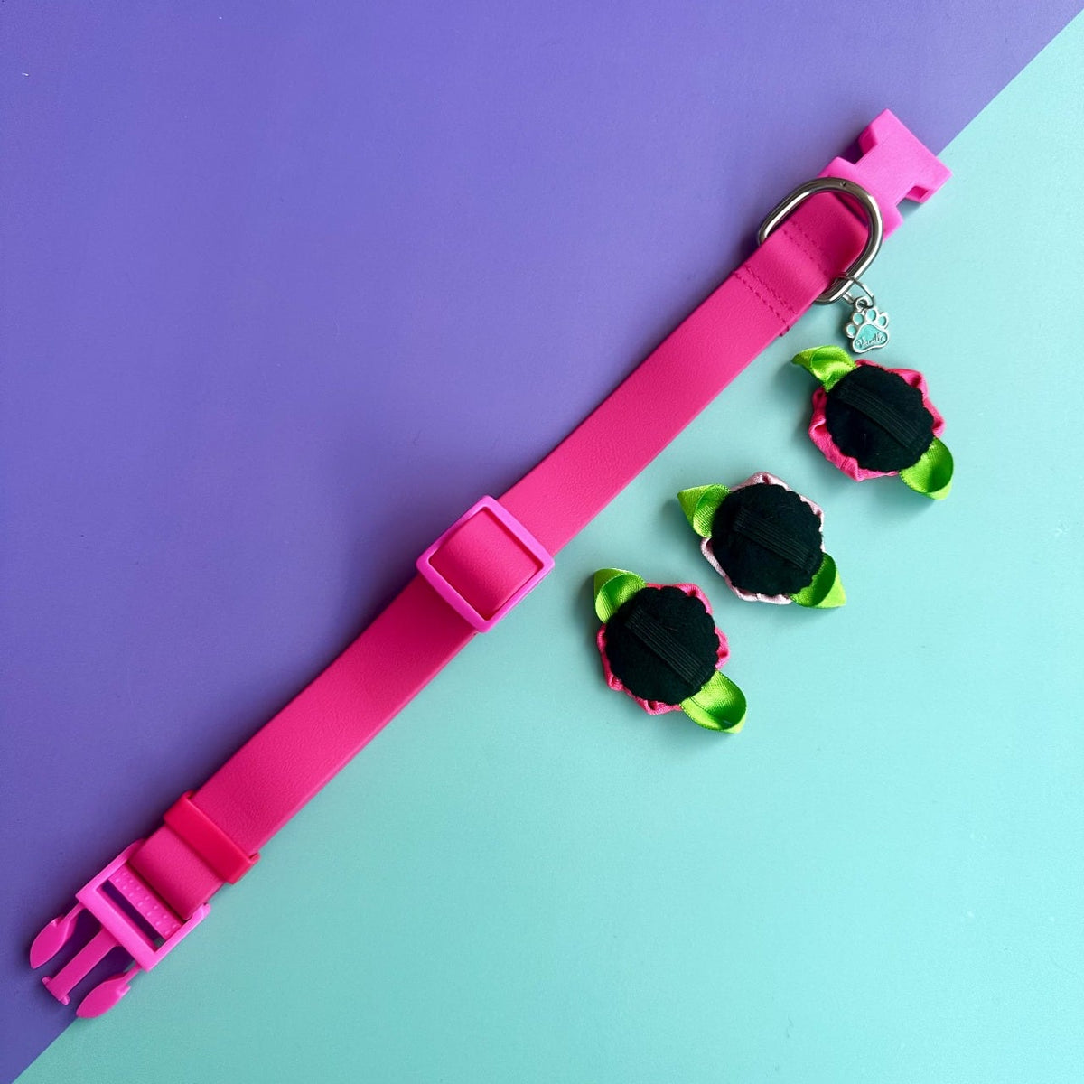Collar para perros en goma impermeable con rosas fucsia  y rosado