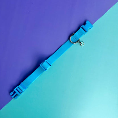 Collar para perros en goma impermeable turquesa con flor tul