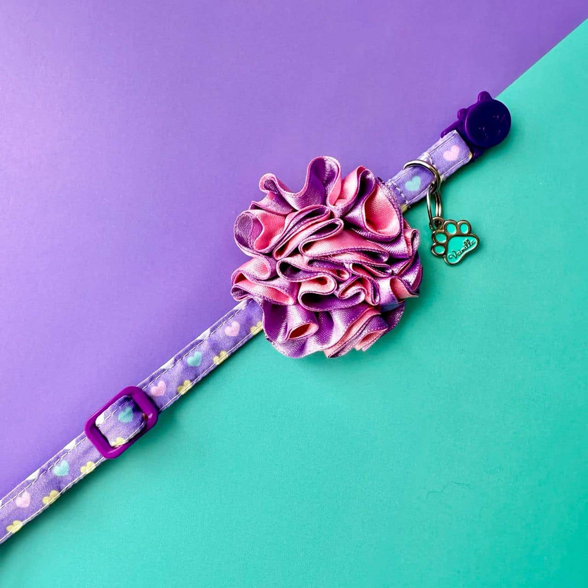 Collar para gatos con flor bicolor lila y rosado - Corazones