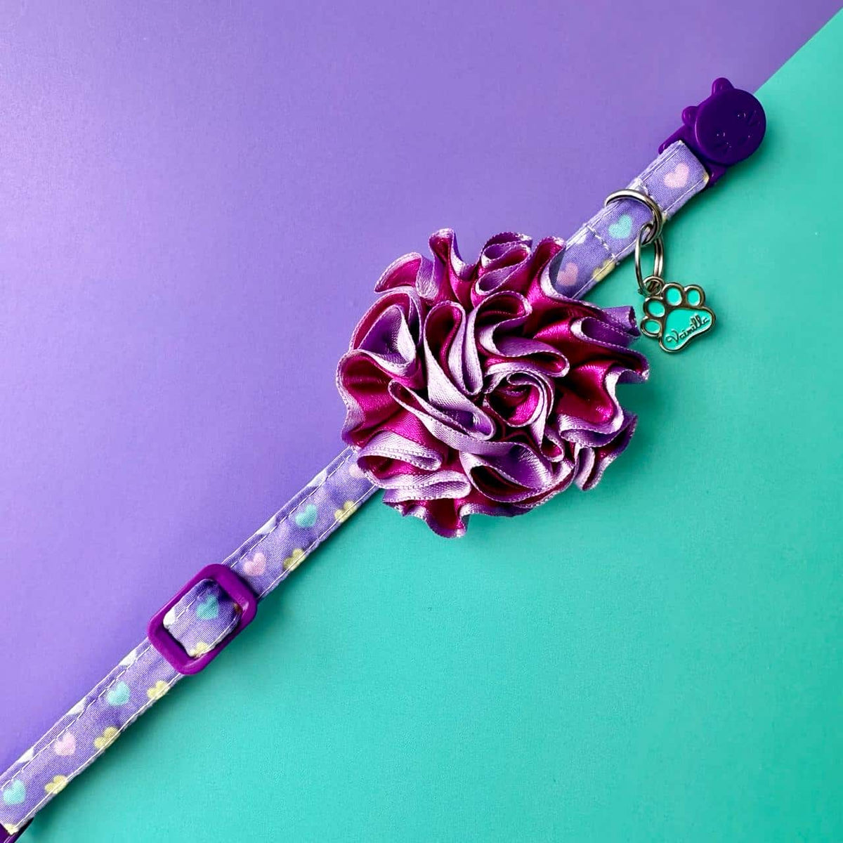 Collar para gatos con flor bicolor morado y lila - Corazones