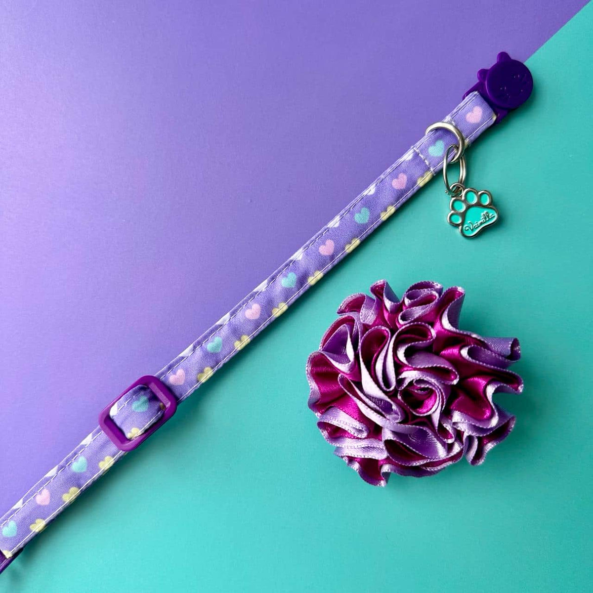 Collar para gatos con flor bicolor morado y lila - Corazones