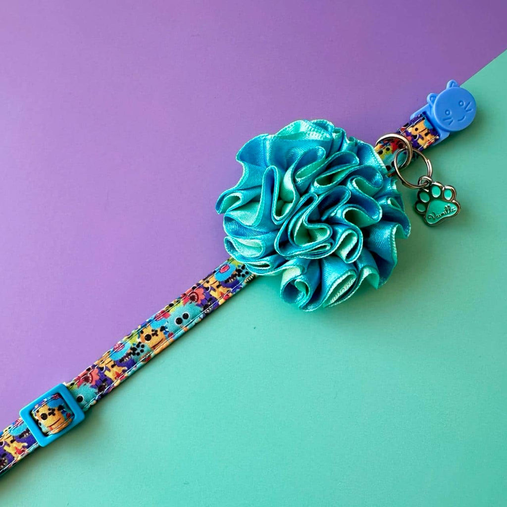 Collar para gatos con flor bicolor turquesa y aguamarina - Monstruos