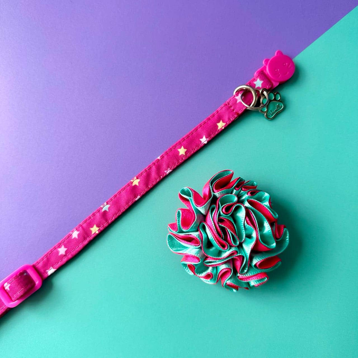 Collar para gatos con flor bicolor aguamarina y fucsia - Estrellas