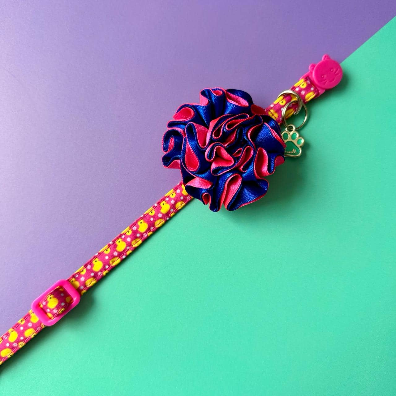 Collar para gatos con flor bicolor fucsia y azul - Patos