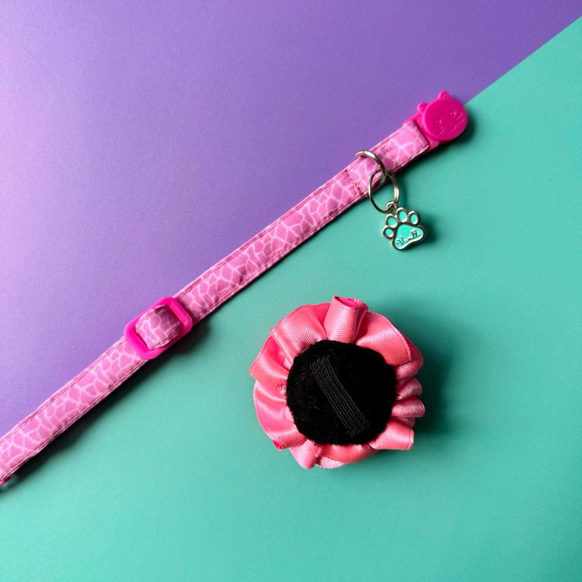 Collar para gatos con flor bicolor fucsia neón y rosado neón - Jirafa