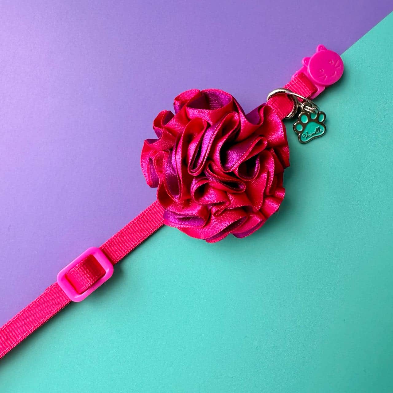Collar para gatos con flor bicolor fucsia y morado
