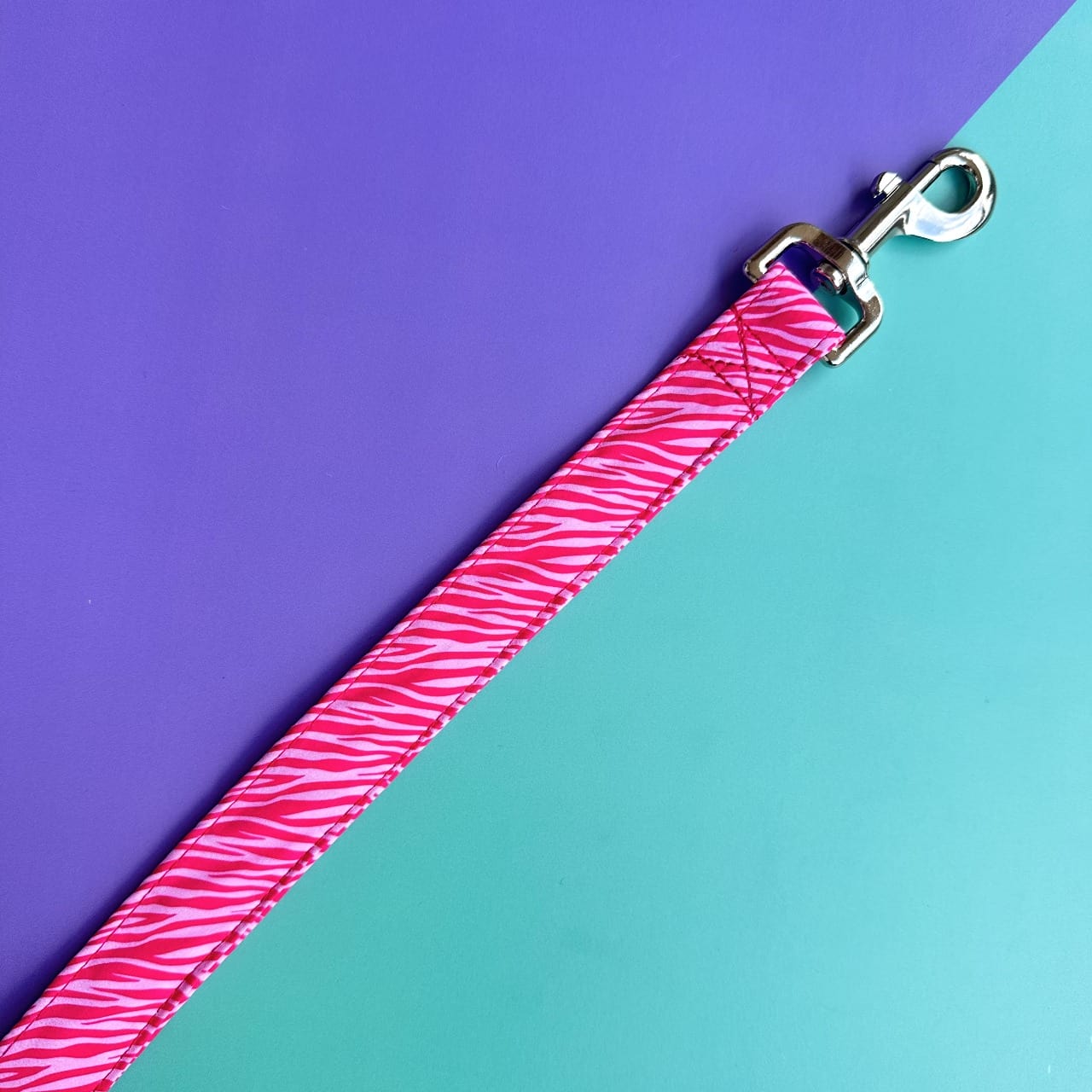 Pechera para perros con correa Cebra rosado