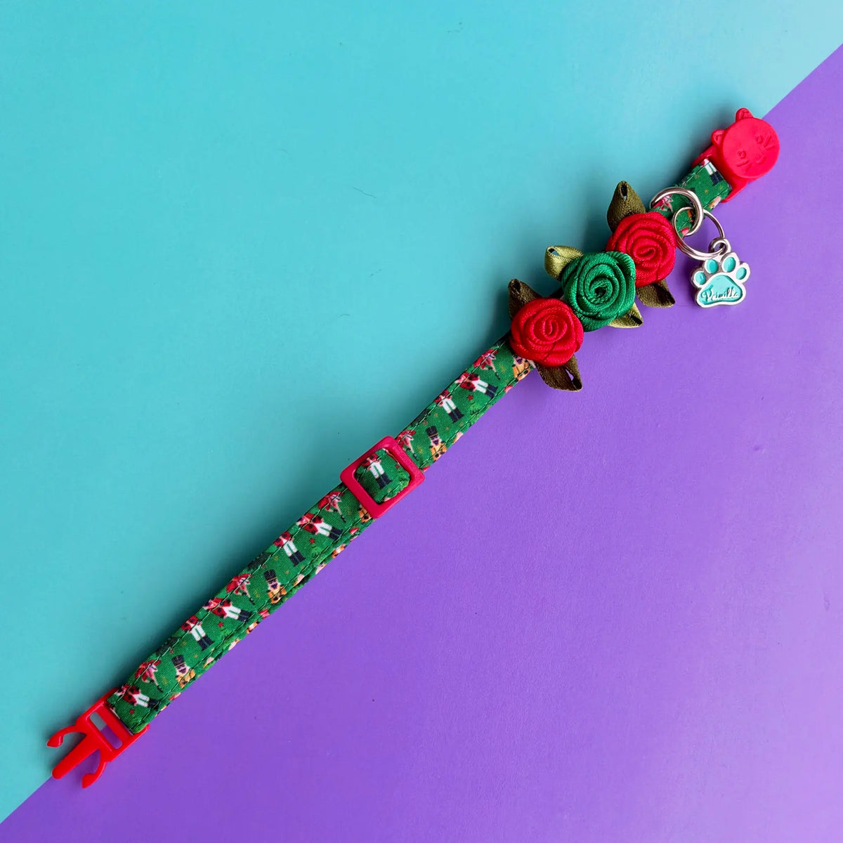 Collar para gatos con rosas de Navidad Cascanueces