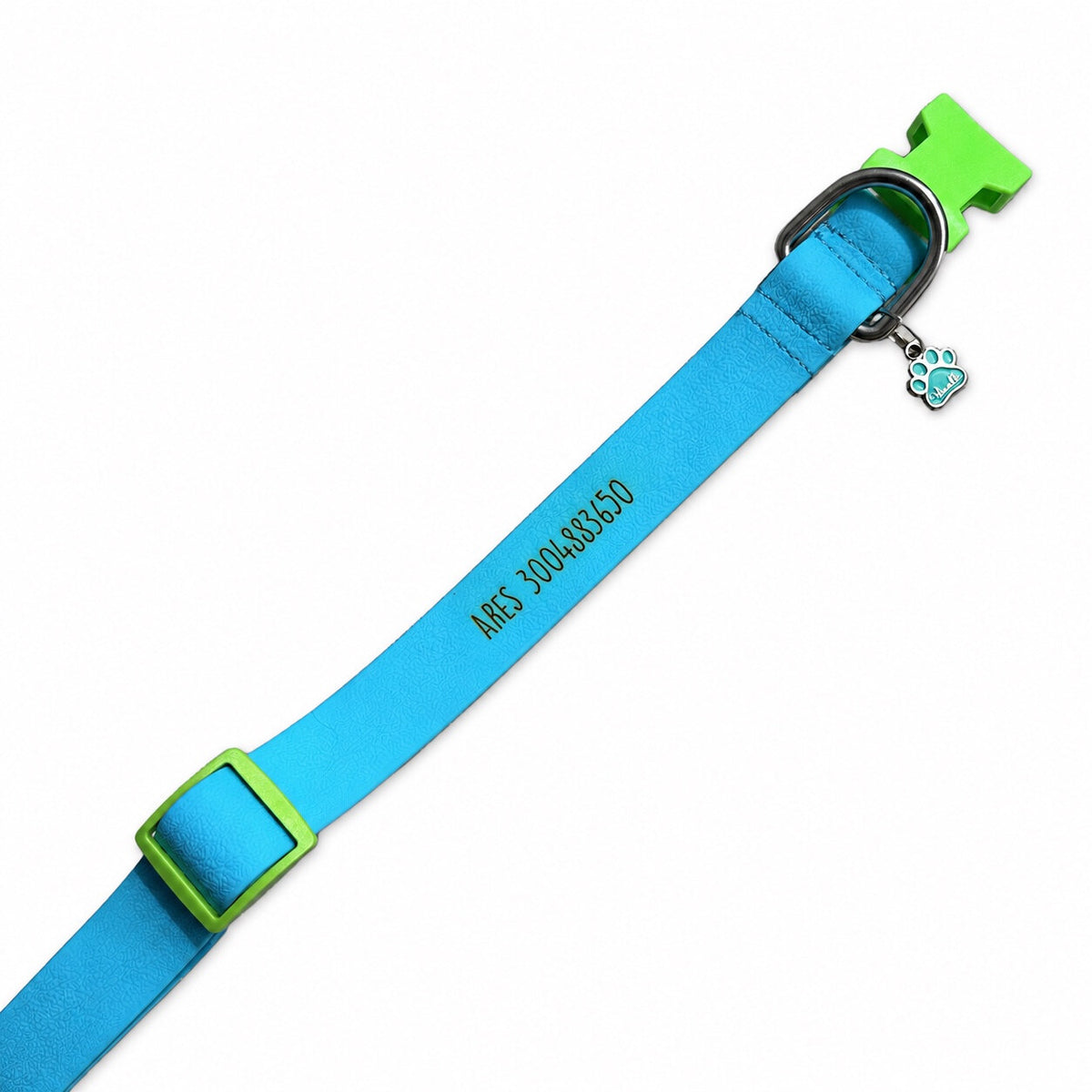 Collar personalizado para perros en goma impermeable azul con nombre y teléfono grabados