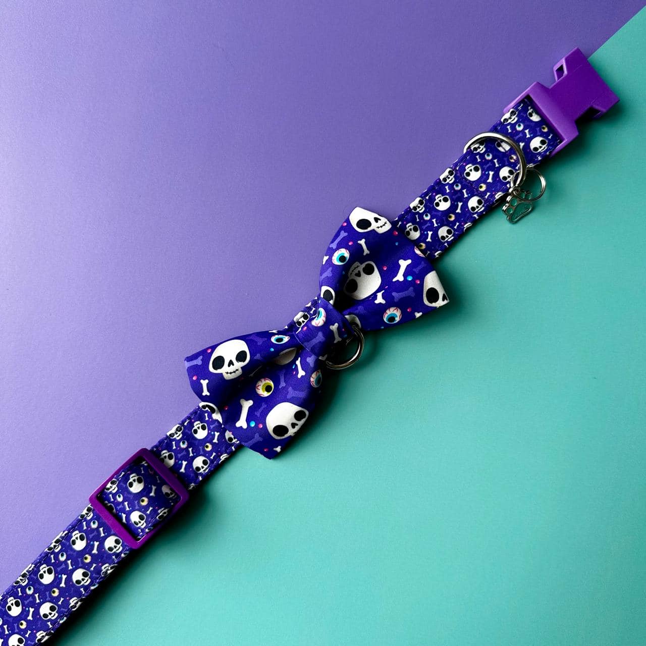 Corbatín para perros Halloween calaveras