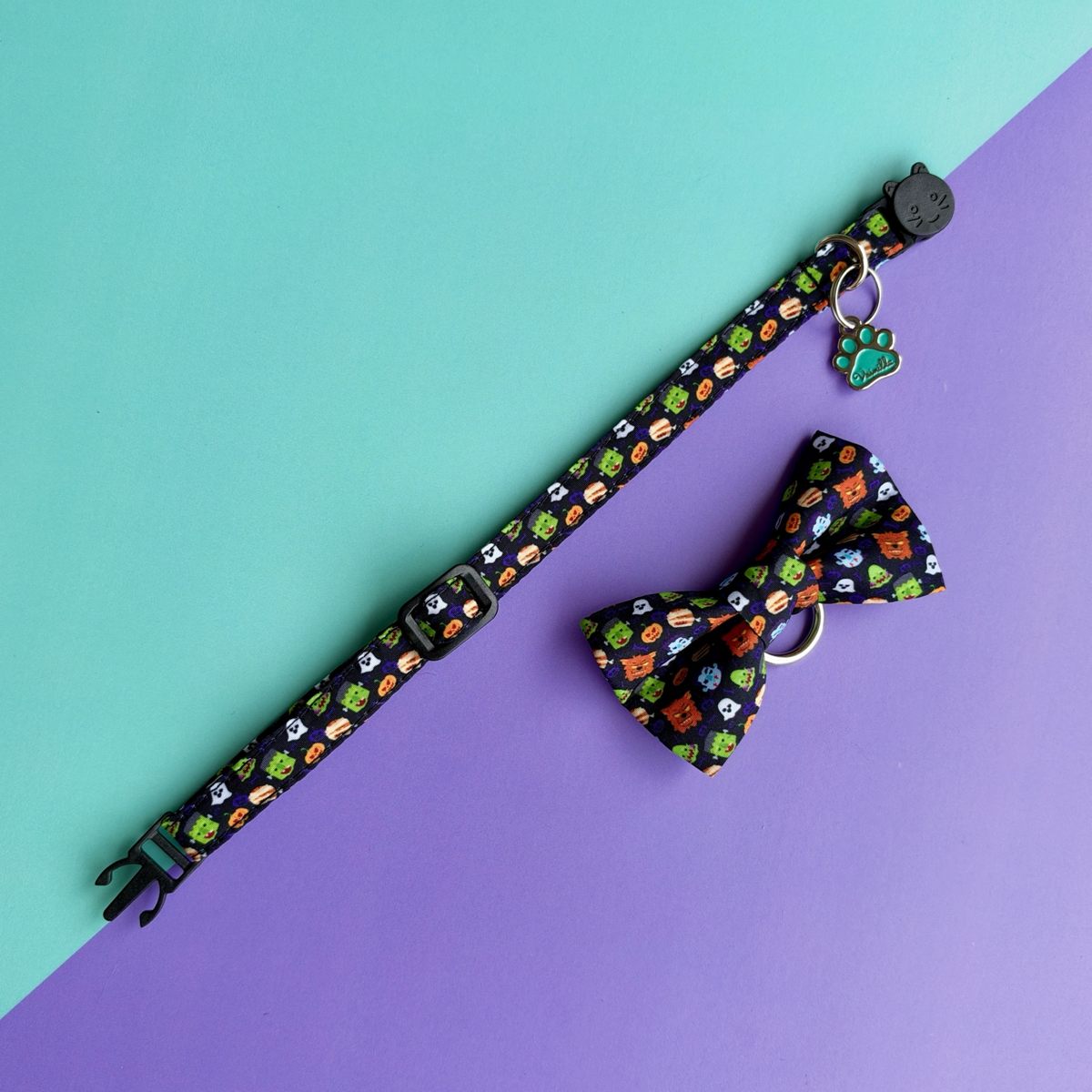 Collar ajustable y corbatín desmontable para gatos con estampado Halloween Monstruos