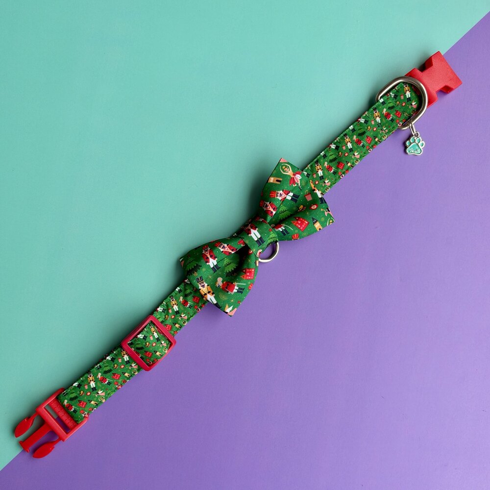 Collar abierto con corbatín para perro de Navidad Cascanueces