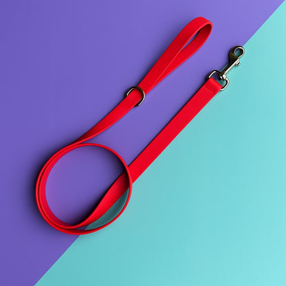 Arnés para perros en goma impermeable rojo con correa