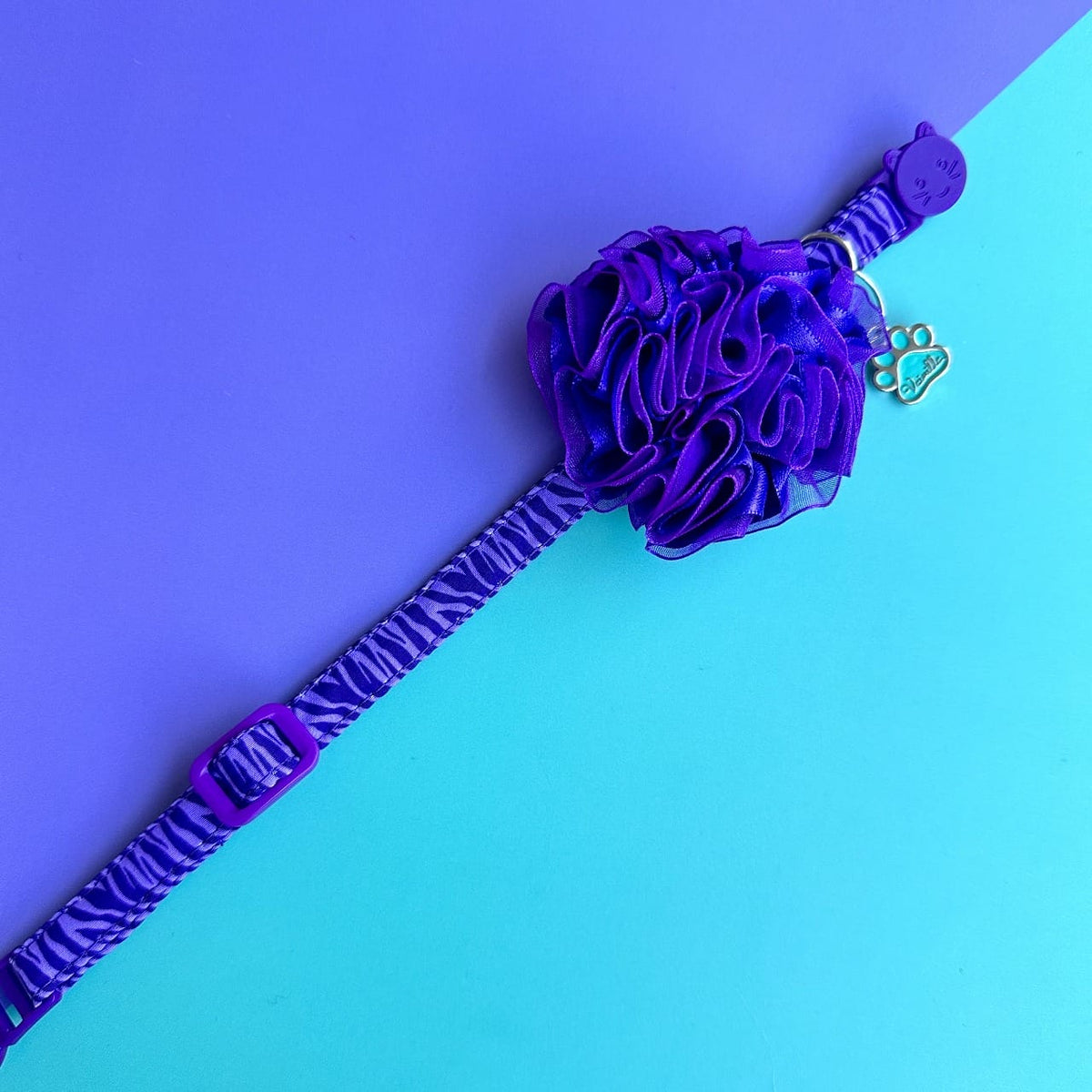 Collar para gatos Cebra lila con flor tul morada