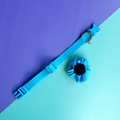 Collar para perros en goma impermeable turquesa con flor tul