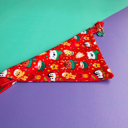 Detalle del estampado de la pañoleta para gato Magia Polar Roja