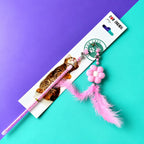 Varita para gatos con plumas y cascabeles color rosada