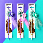Varitas para gatos con plumas y cascabeles en lila, rosada y aguamarina