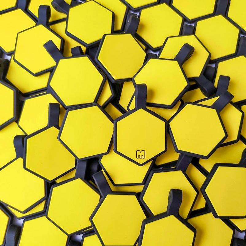 Placa para perros en goma hexágono 4.5 cm x 3 cm